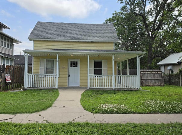 607 S Main St, McPherson, KS 67460