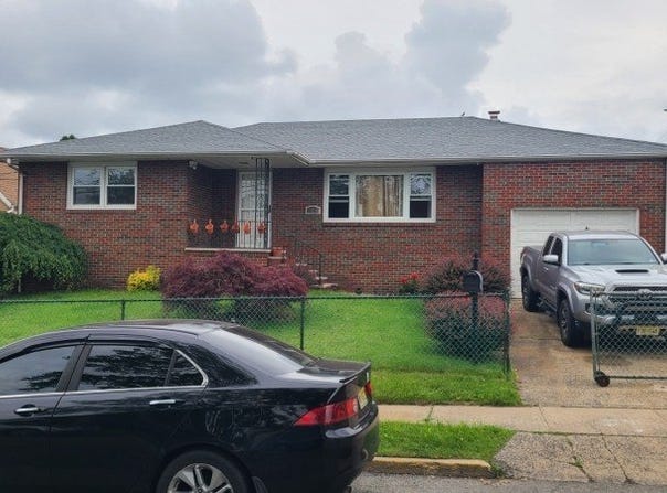 354 Alpine St, Perth Amboy City, NJ 08861-2625