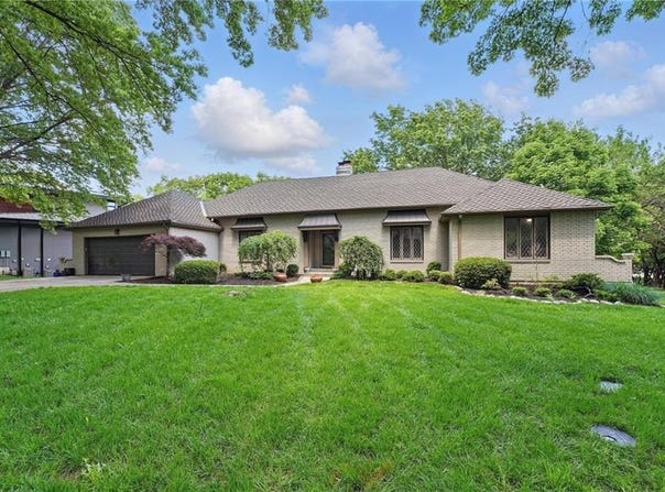 11203 Cedar Street, Leawood, KS 66211