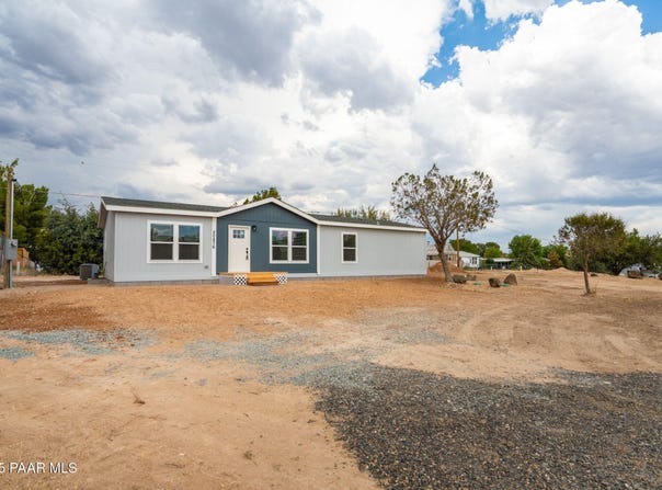 20876 E Mesa Verde Road, Mayer, AZ 86333