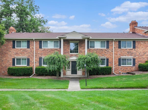 42550 Woodward, Bloomfield Twp, MI 48304
