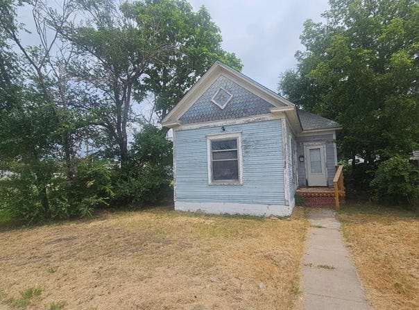 626 N Monroe St, Hutchinson, KS 67501