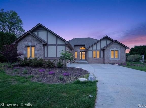 39995 Brylor Court, Clinton Twp, MI 48038