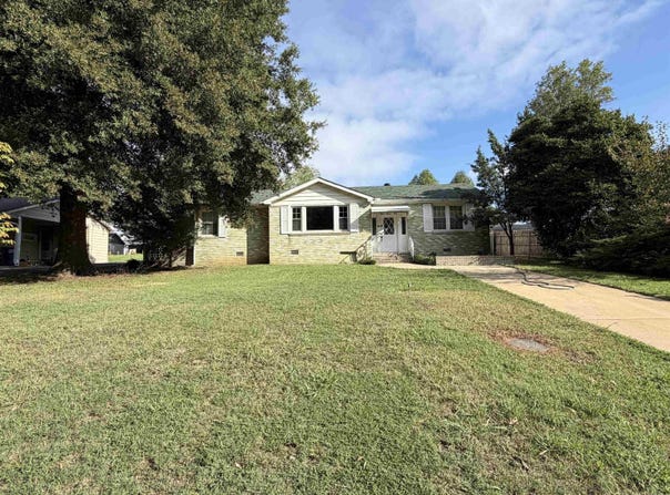 939 W Court Street, Piggott, AR 72454
