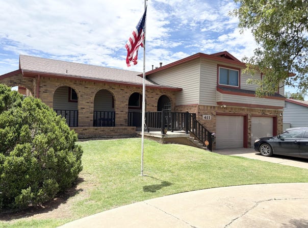 411 W 6th Street, Hale Center, TX 79041