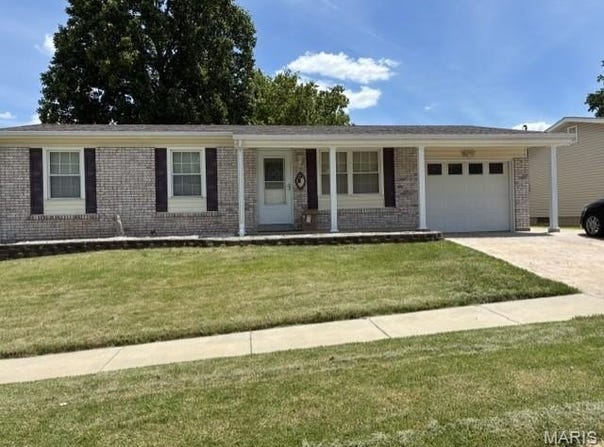 12014 Renaissance Drive, Maryland Heights, MO 63043