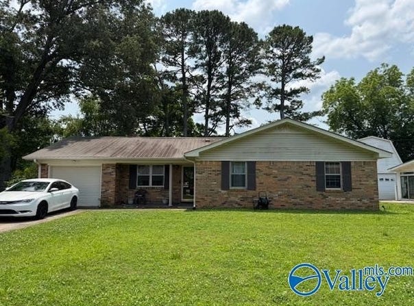 205 Bobwhite Drive SW, Decatur, AL 35601