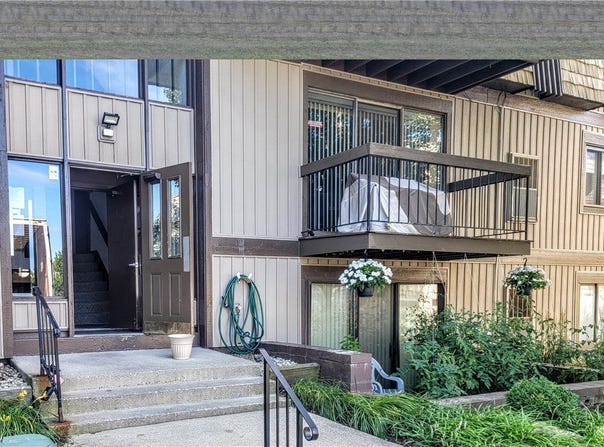 9610 Cove Drive, North Royalton, OH 44133