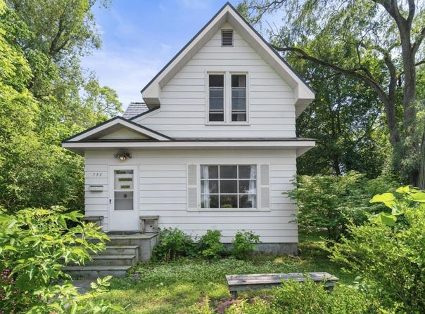 733 SIXTH STREET, TRAVERSE CITY, MI 49684