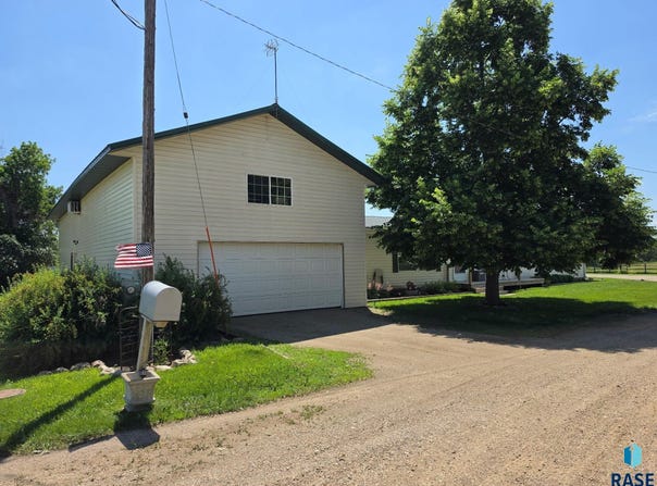 100 Beach St St, Fairview, SD 57027