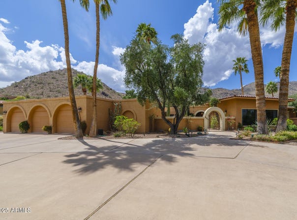 7816 N 47TH Street, Paradise Valley, AZ 85253