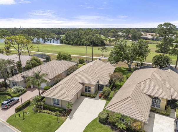 9425 Avenel Lane, Port Saint Lucie, FL 34986