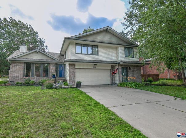 3400 Fox Hollow Circle, Lincoln, NE 68506