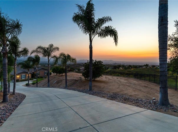 650 Crystal Mountain Circle, Riverside, CA 92506