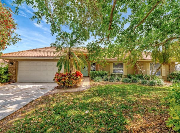 411 SW Magnolia Cove, Port Saint Lucie, FL 34986