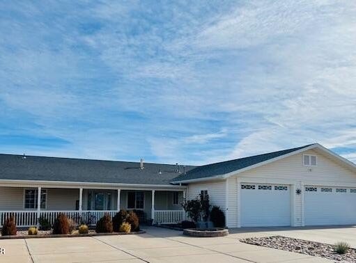 1410 Smithson Drive, Holbrook, AZ 86025