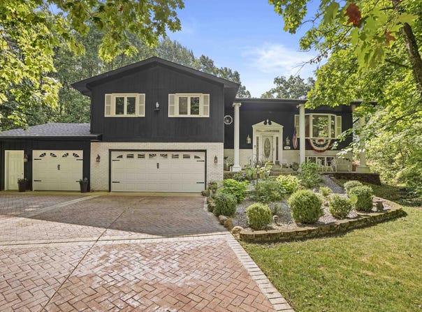 4833 W 84th Court, Crown Point, IN 46307