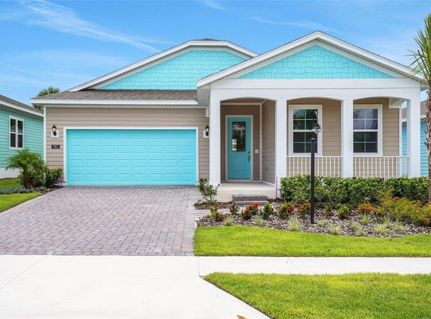 991 FIESTA KEY CIRCLE, LADY LAKE, FL 32159