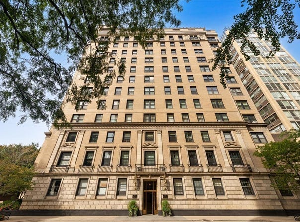 3100 N SHERIDAN Road, Chicago, IL 60657