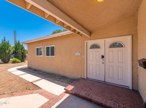 8681 Winnetka Avenue, Winnetka, CA 91306