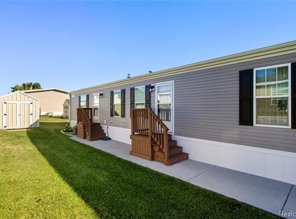 230 E MacGregor Court, Highland Twp, MI 48357