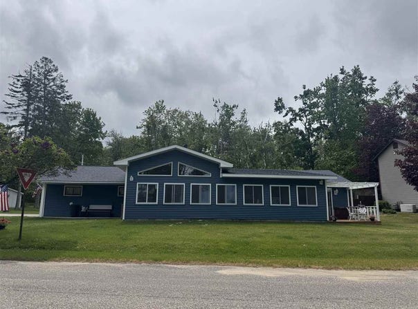 15105 Beaumont, Cheboygan, MI 49721