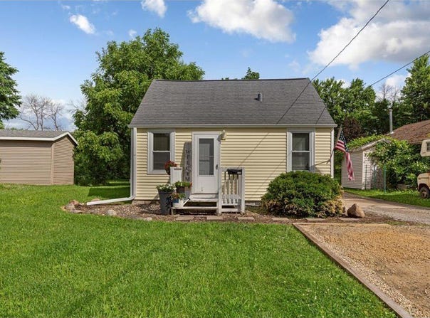572 NE Mineral Sp Road, Owatonna, MN 55060