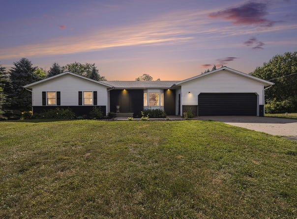 14555 Fruit Ridge Avenue, Kent City, MI 49330