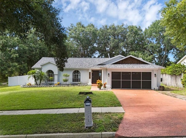 15718 CARRIAGE HILL COURT, CLERMONT, FL 34711