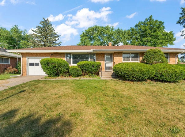 5421 Buchanan Street, Merrillville, IN 46410