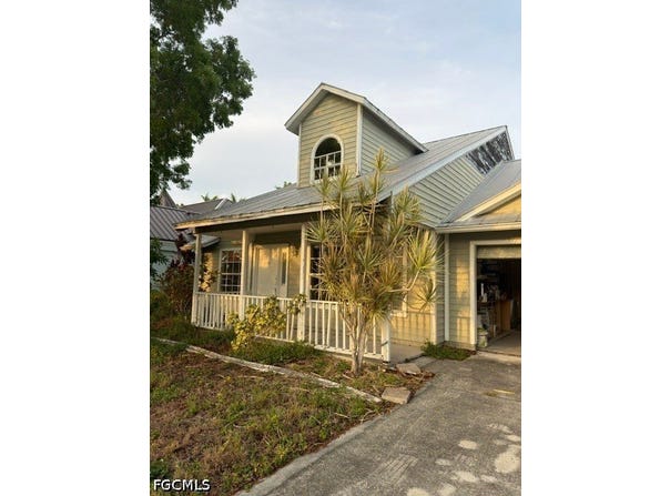 2121 SW 11th Court, Cape Coral, FL 33991