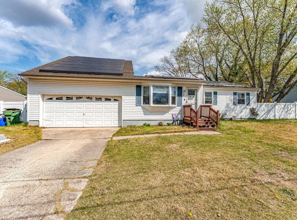 210 Vermont Ave, Egg Harbor Township, NJ 08234