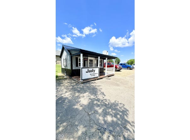 221 E Pat Rady Way, Bainbridge, IN 46105