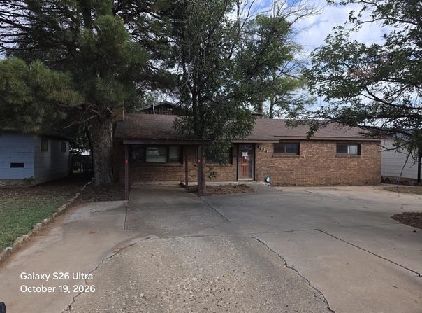 1421 E Cardwell Street, Brownfield, TX 79316