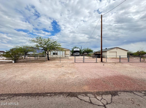 1835 E 20TH Avenue, Apache Junction, AZ 85119