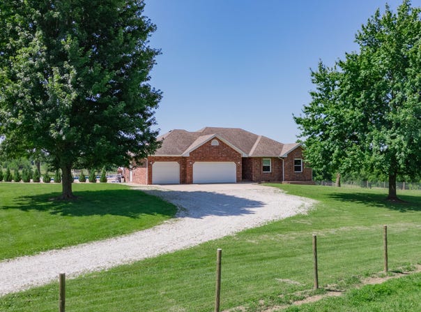 258 State Highway 32, Buffalo, MO 65622