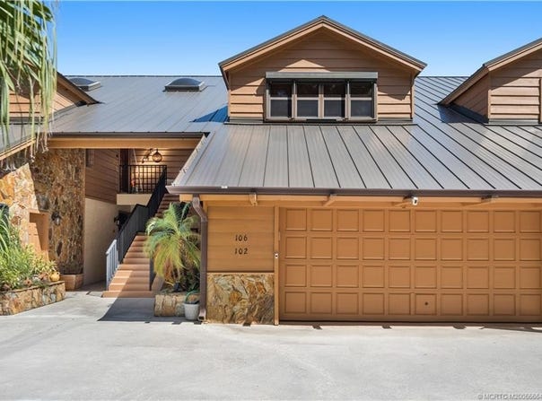 102 SE Crestwood Circle, Stuart, FL 34997