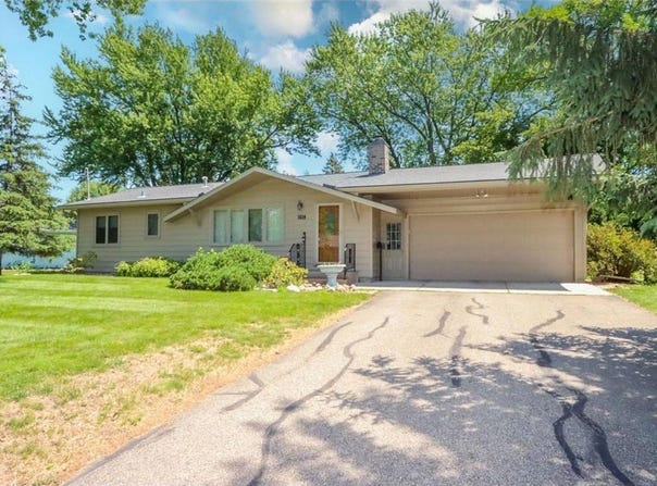 1619 Clare Court, North Mankato, MN 56003