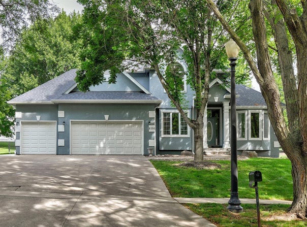 8151 Chambery Boulevard, Johnston, IA 50131