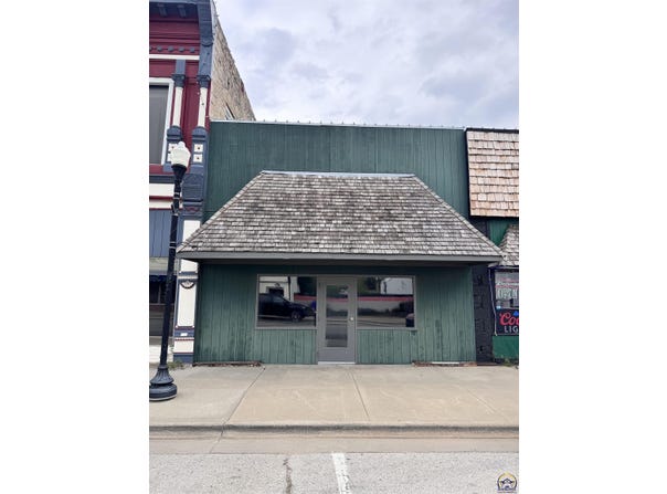 611 S Topeka AVE, Lyndon, KS 66451