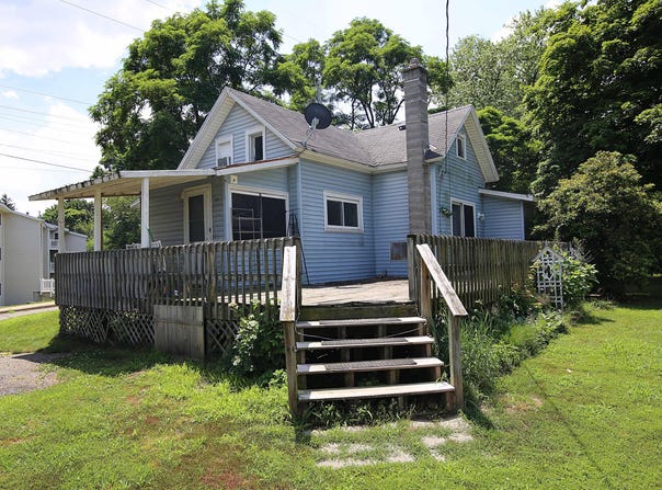 406 Spring Street, Three Rivers, MI 49093