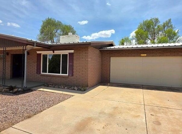 1004 E Mescal Drive, Pearce, AZ 85625