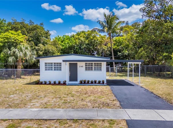 3140 NW 3rd St, Lauderhill, FL 33311
