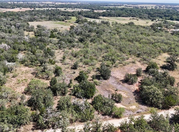 CR 426, Waelder, TX 78959