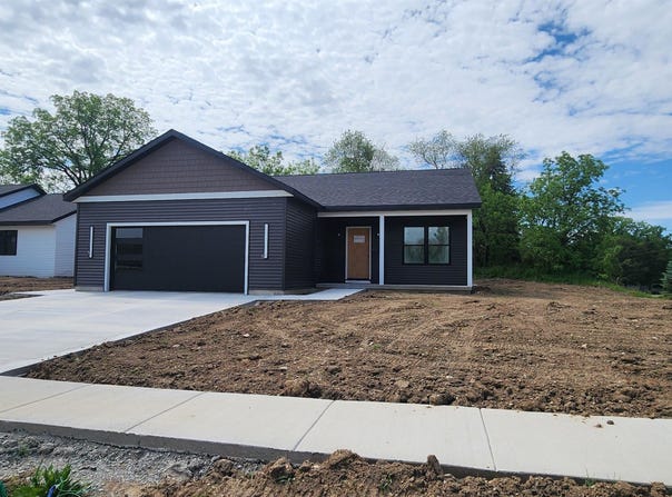 101 Rolling Meadow Drive, Darien, WI 53114-1626