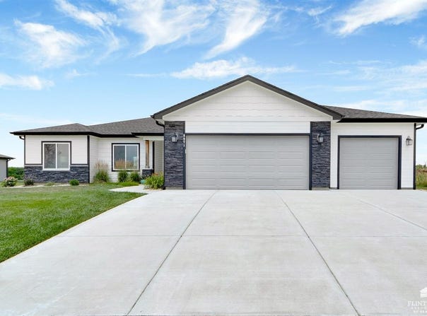 9971 Jasmine Drive, Manhattan, KS 66502