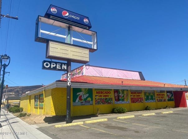 1203 N 1st St, Yakima, WA 98901