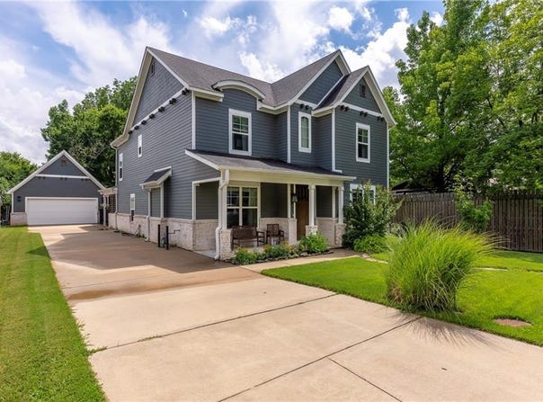 223  E Prospect  ST, Fayetteville, AR 72701
