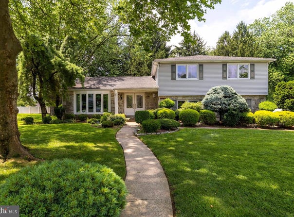 1018 CORN CRIB DRIVE, HUNTINGDON VALLEY, PA 19006