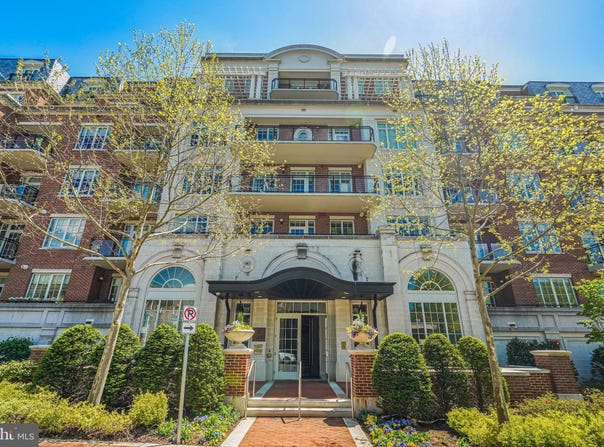 6900 FLEETWOOD ROAD, MCLEAN, VA 22101